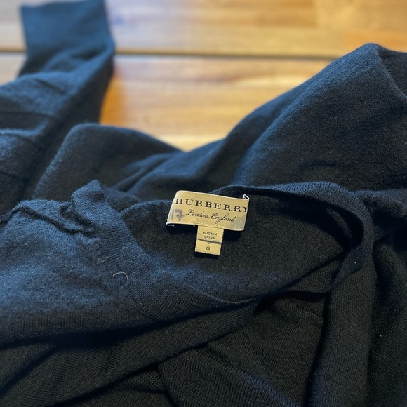 Burberry Sweater - Picture 9 of 9